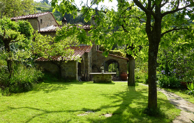 Front View of Tuscan Villa and Garden